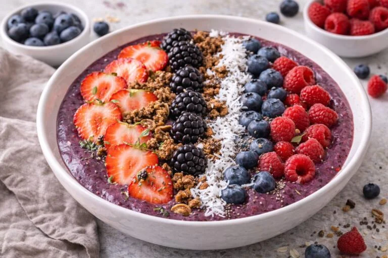 5-Minute Berry Antioxidant Smoothie Bowl